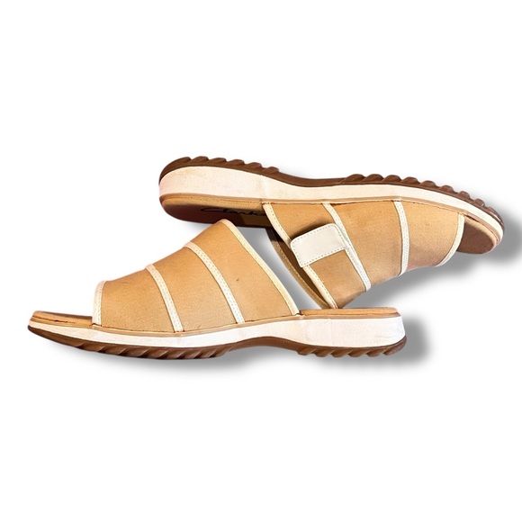Clarks Canvas Tan And White Hook And Loop Stripe Slide Women's Size 9M Slip On - Picture 6 of 11